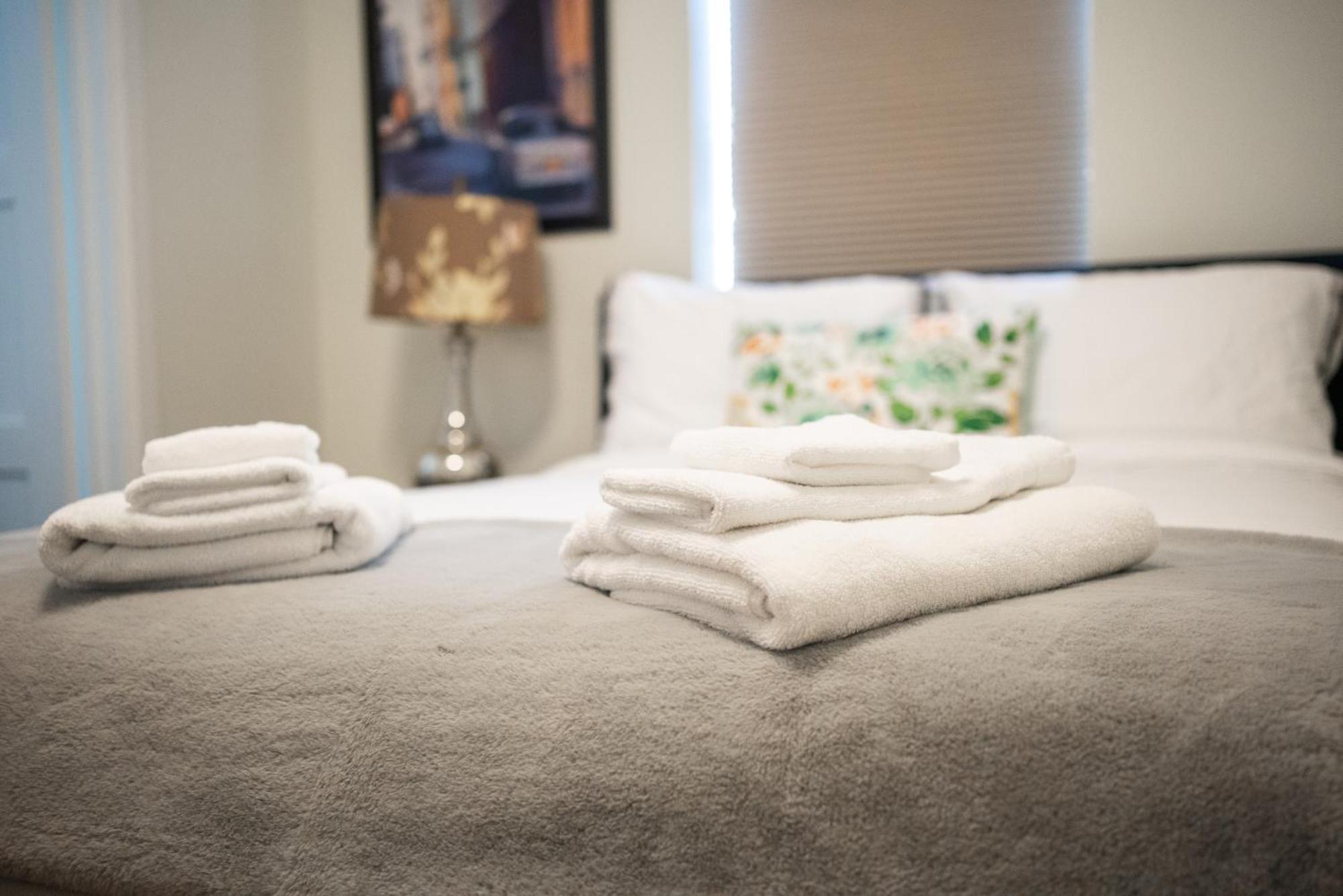 Spacious 3 Bedroom Apartment In Heart Of Niagara Thorold Buitenkant foto