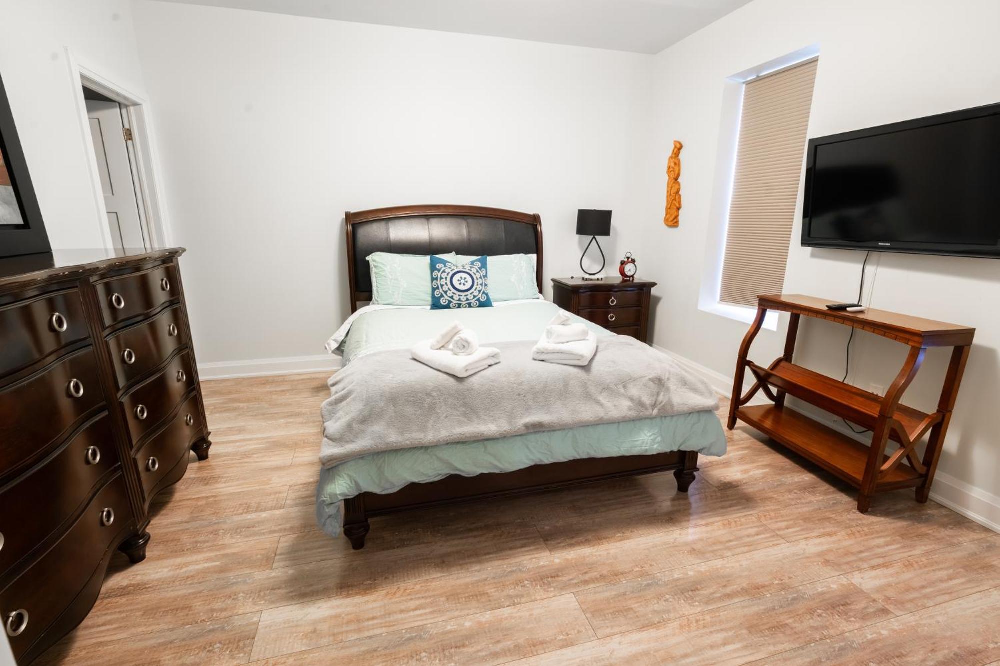 Spacious 3 Bedroom Apartment In Heart Of Niagara Thorold Buitenkant foto