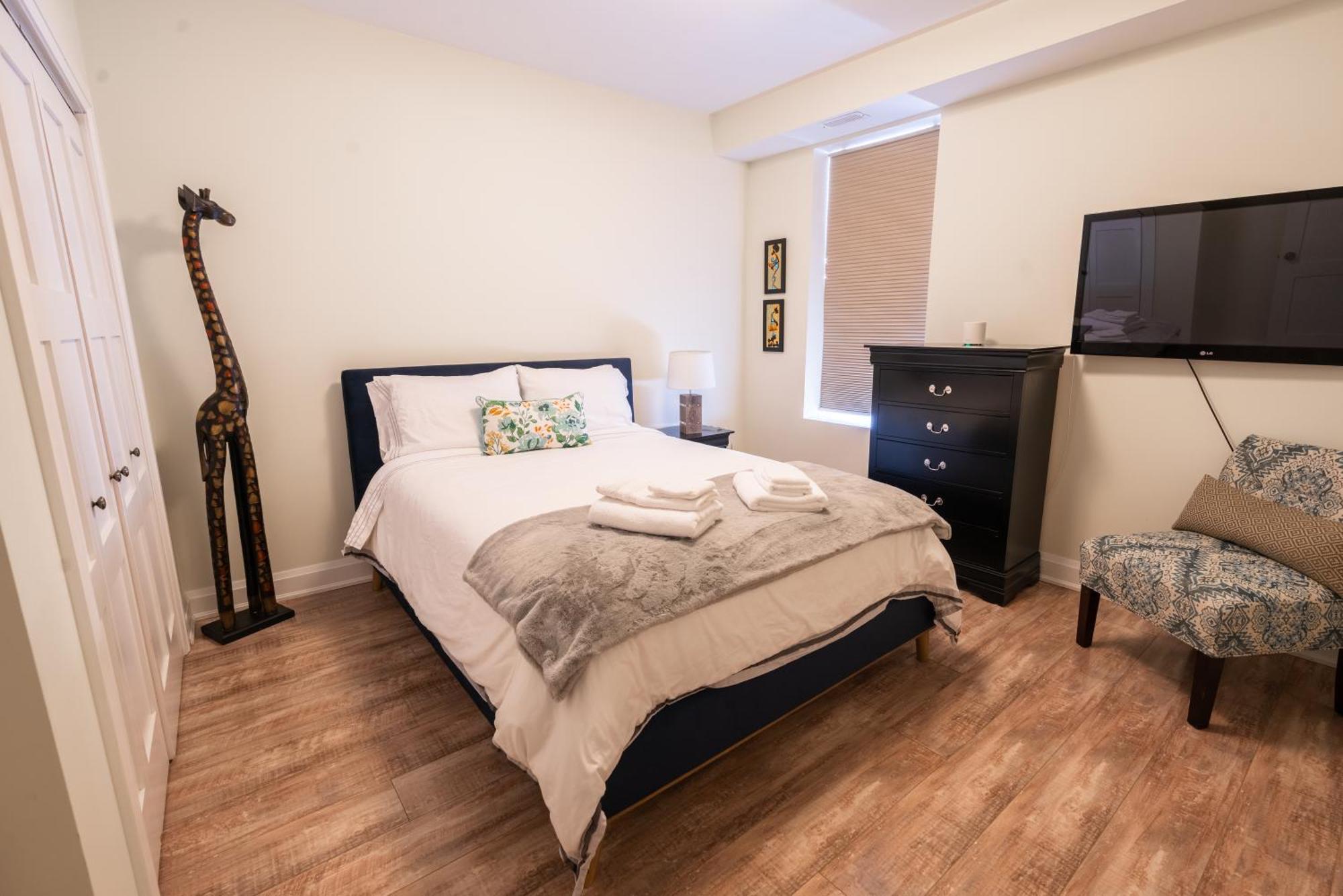 Spacious 3 Bedroom Apartment In Heart Of Niagara Thorold Buitenkant foto