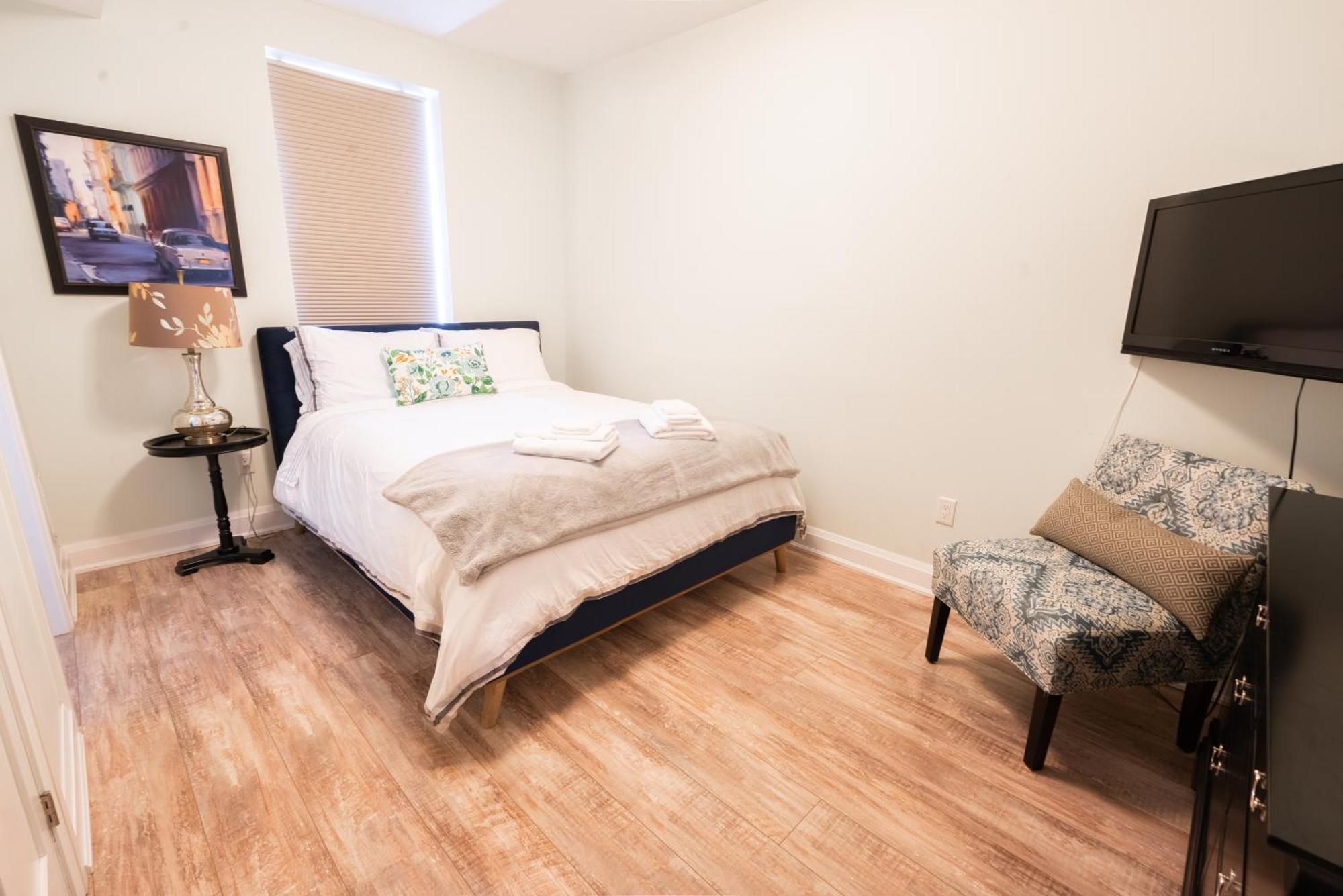 Spacious 3 Bedroom Apartment In Heart Of Niagara Thorold Buitenkant foto